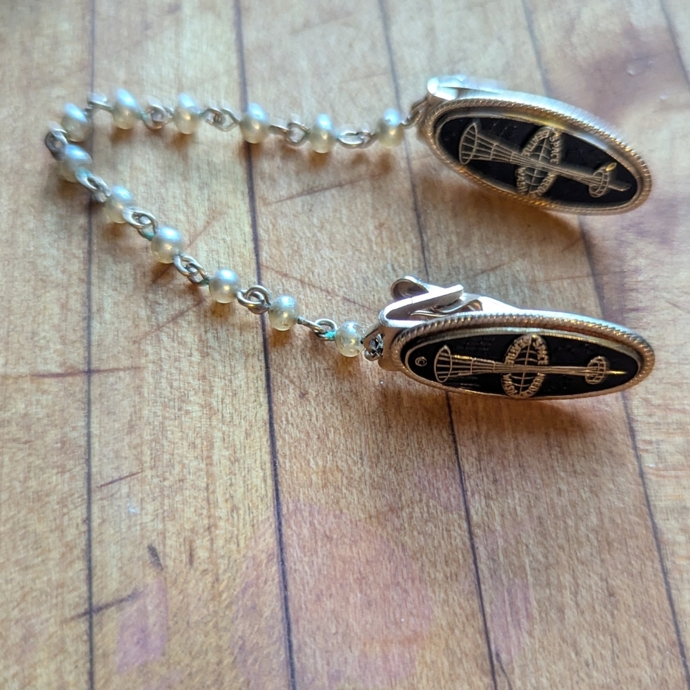 🖤 Vintage Sweater Clip Space Needle Seattle Black Goldtone